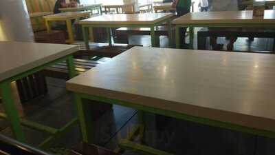 Kedai Es Pisang Ijo Pemuda