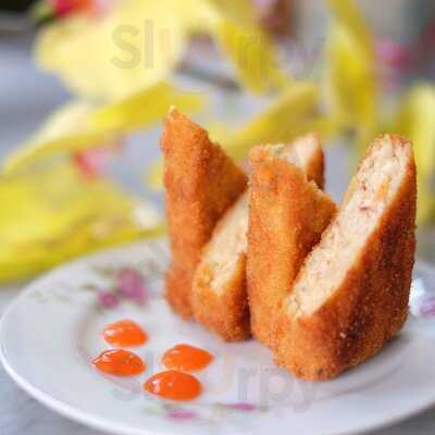 Mama Toko Kue Dan Es Krim