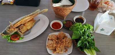 Rumah Makan Lembur Kuring