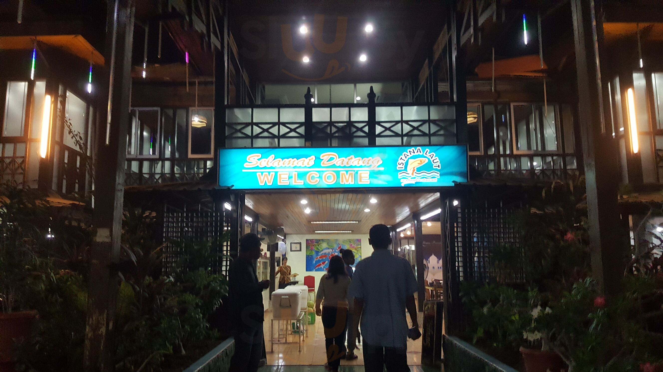 Istana Laut Seafood Restaurant