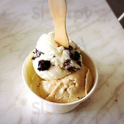 Pesca Ice Cream Cakes