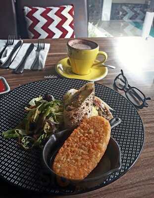 Beehive Cafe & Eatery