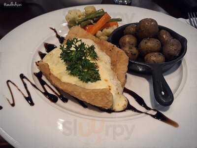 Beehive Cafe & Eatery