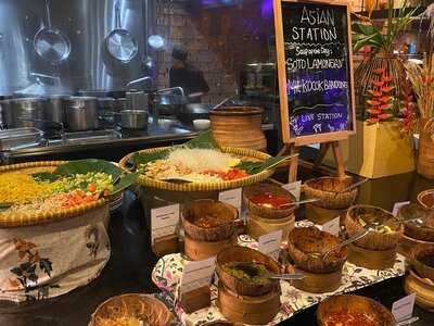 Open}, Doubletree By Hilton