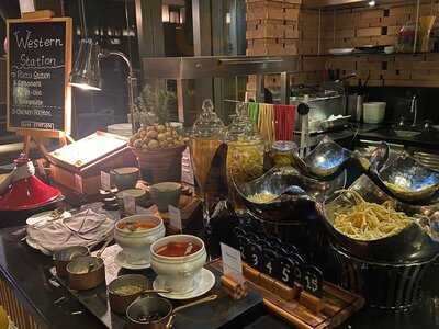 Open}, Doubletree By Hilton