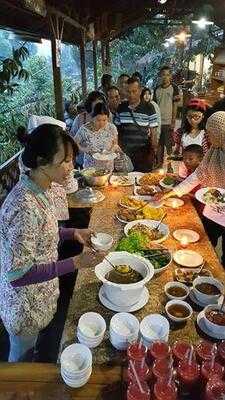 Natural Resto And Strawberry Land