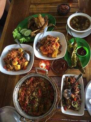 Natural Resto And Strawberry Land