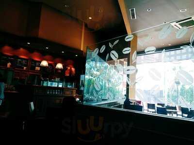 The Coffee Bean & Tea Leaf