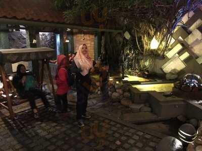 Sedep Malem Restoran Sunda