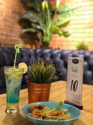 Seven Cafe & Resto
