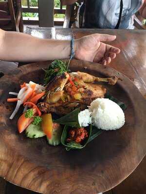 Kampung Cafe & Cottages Ceking