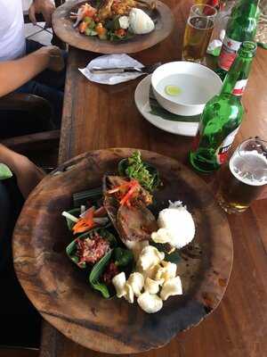 Kampung Cafe & Cottages Ceking