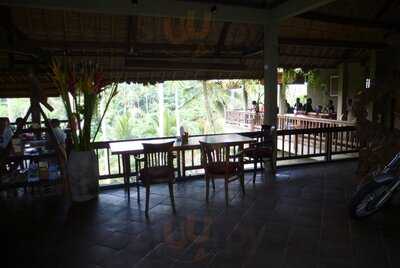 Kampung Cafe & Cottages Ceking