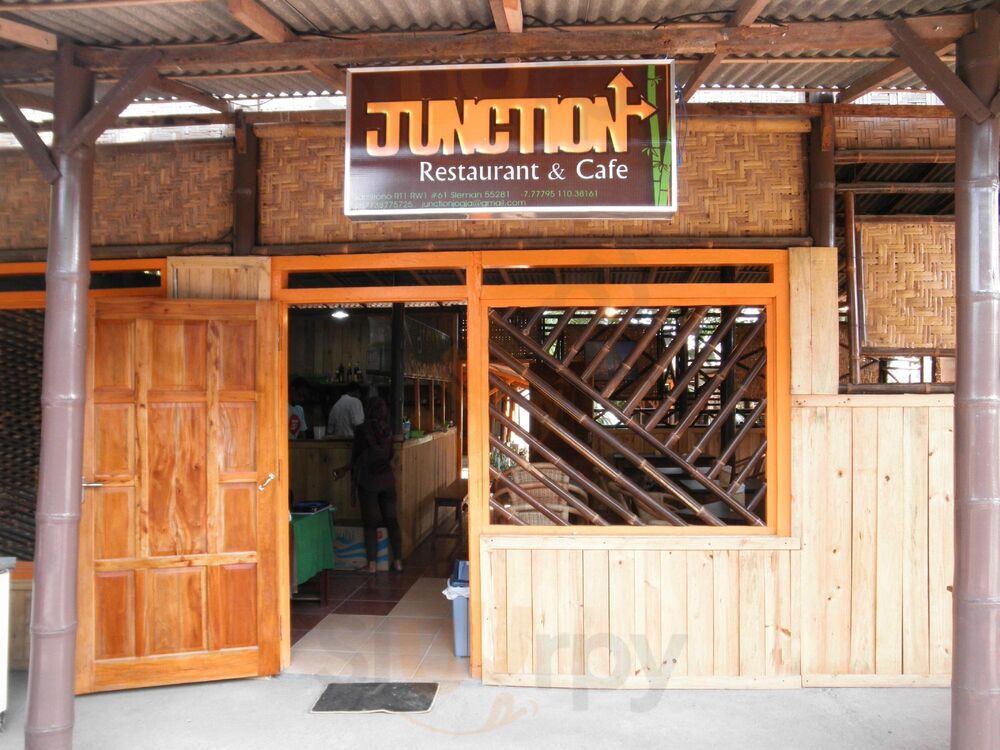 Junction Warung & Kedai