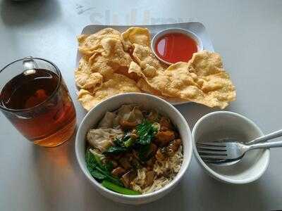 Mangkok Mie & Resto