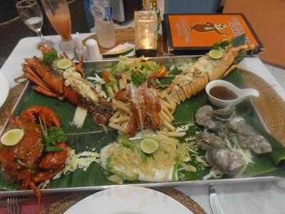 Yogi's Paradise And Grill