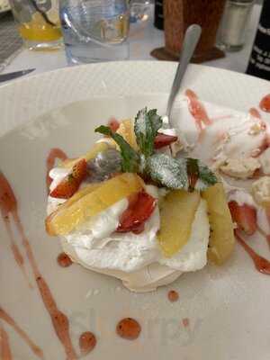 Yogi's Paradise And Grill