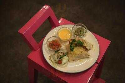 Perky Pedro: Comidas Y Bebidas