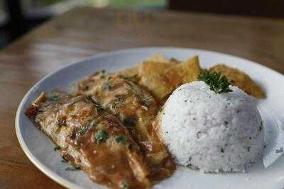 Perky Pedro: Comidas Y Bebidas