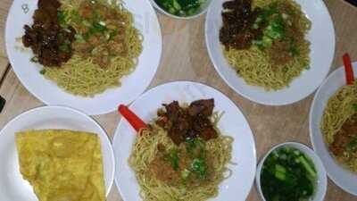 Bakmi Aloi