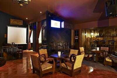 Tempayan Dining Lounge