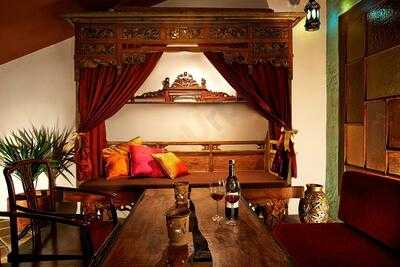 Tempayan Dining Lounge