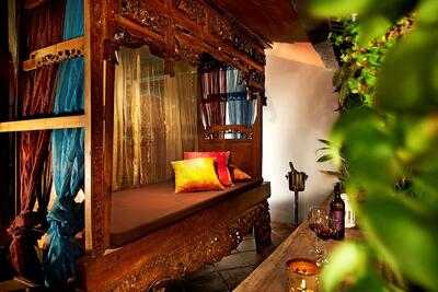 Tempayan Dining Lounge