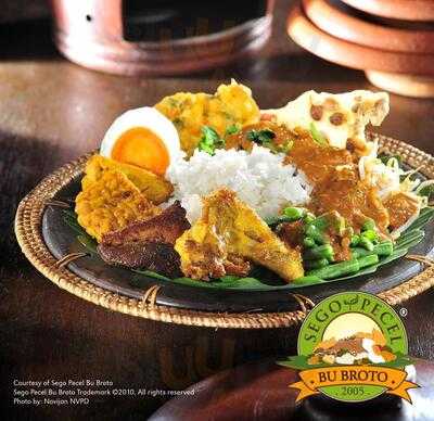 Sego Pecel Bu Broto