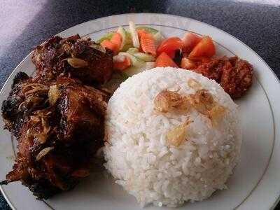 Sate Maranggi & Sop Iga Bakar Hj. Tati Sumiati