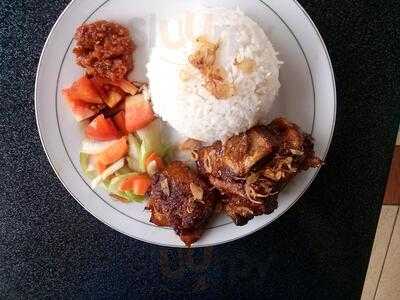 Sate Maranggi & Sop Iga Bakar Hj. Tati Sumiati