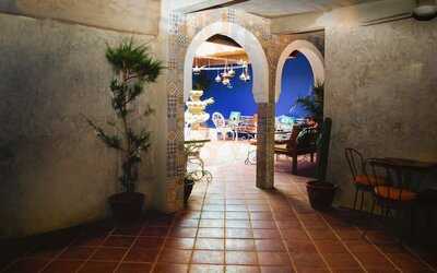 El Bazar Cafe & Restaurant