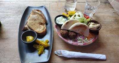 El Bazar Cafe & Restaurant