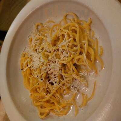 El Bazar Cafe & Restaurant