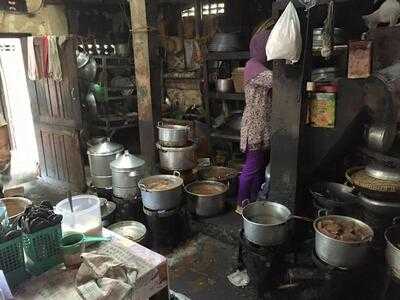 Warung Brongkos Handayani