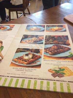 Nann's Pavillon Family Room