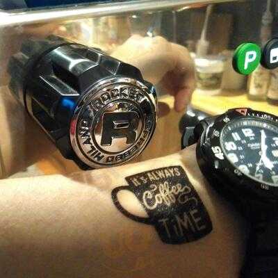 9 Cups Coffee & Roastery