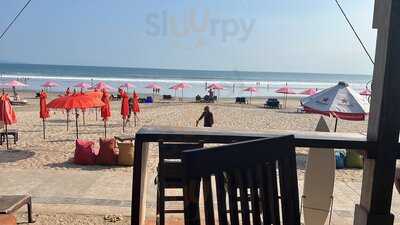 Taris Bali Bar And Restaurant