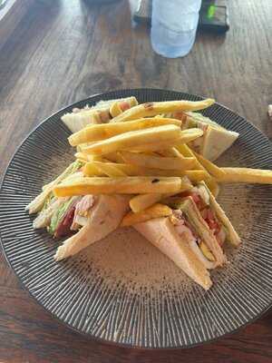 Taris Bali Bar And Restaurant