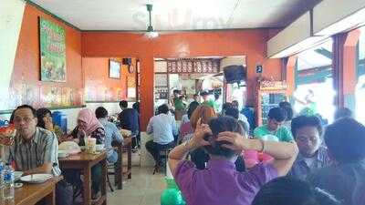 R.m. Ibu Haji Cibubur - Soto Betawi & Ayam Goreng