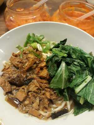 Bakso Soun Dan Mie Ayam Lodaya 65