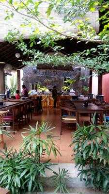 Kongkalikong Dine And Coffee House