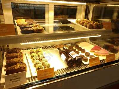 Burgreens Eat & Go At Organik Klub