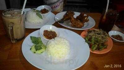 Ayam Penyet Suroboyo