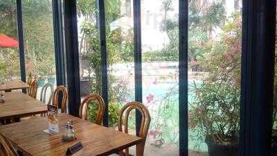 Casadina Eatery & Bistro