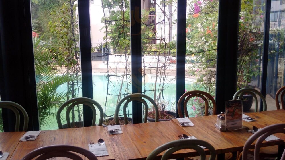 Casadina Eatery & Bistro