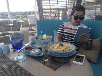 Blu Sky Restaurant-bar-lounge