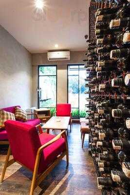 Luc Bar & Grill - Jakarta