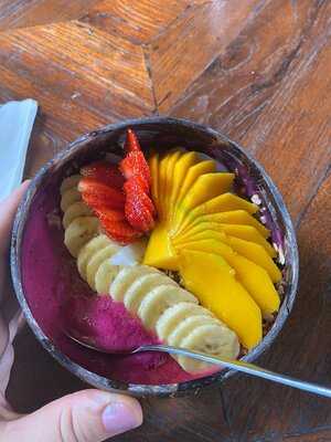 Nalu Bowls Shelter Bali