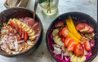 Nalu Bowls Shelter Bali