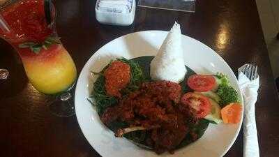 Bebek Bengil Epicentrum Walk